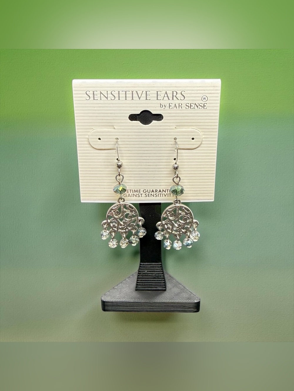 🩶Silver-Tone Filigree Dangle Earrings w/Multi-Color Crystals/NIP🩶